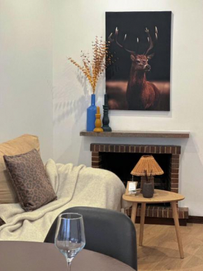 Downtown 2 minutes by walk to center and metro-direct to airpot T4